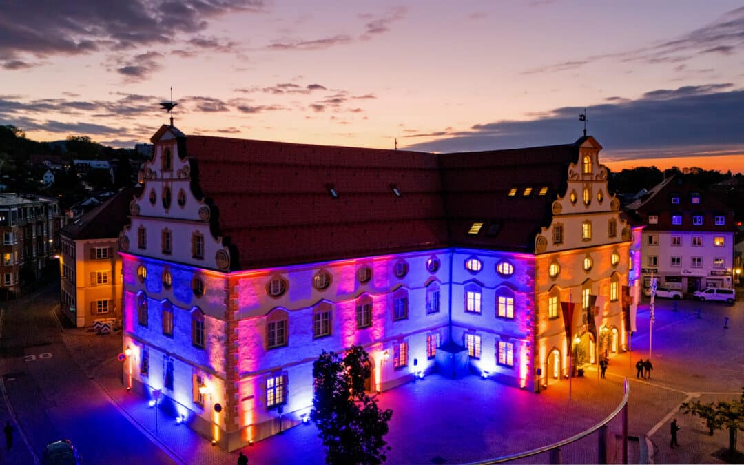 K-ARRAY Ecosystem_Elegante Licht und Audiosysteme im historischen Kornhaus Kempten: KSCAPE RAIL für Denkmalschutzprojekte